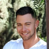 Сет Гэмбл Seth Gamble